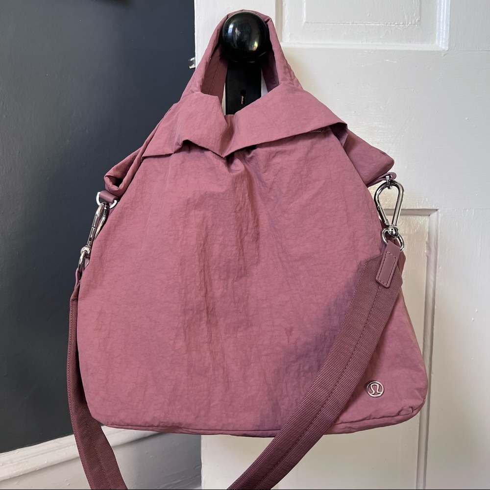 Lululemon On My Level 19L Bag - Rose Color